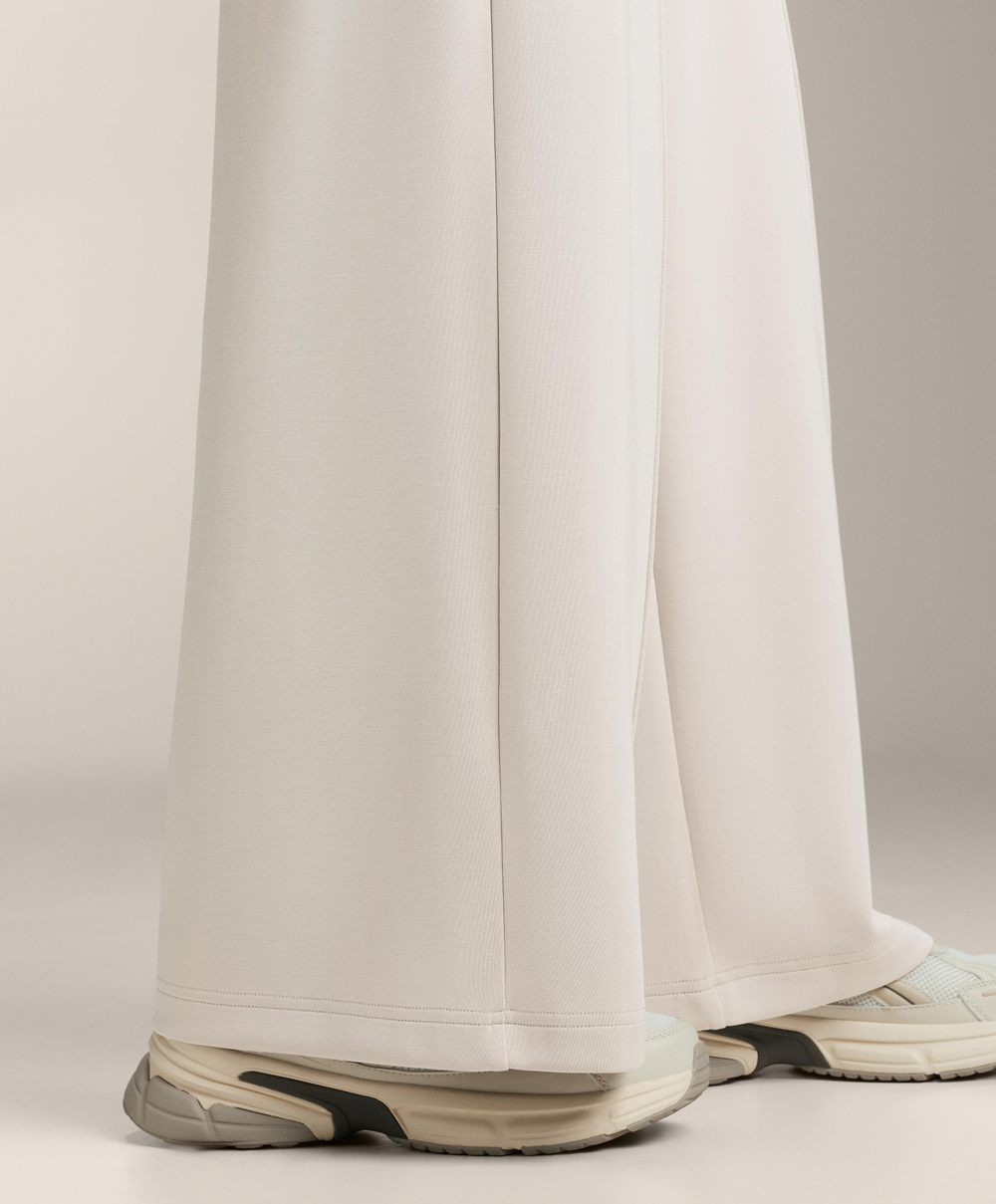 OYSHO Брюки прямого кроя из мягкого со складками, норка