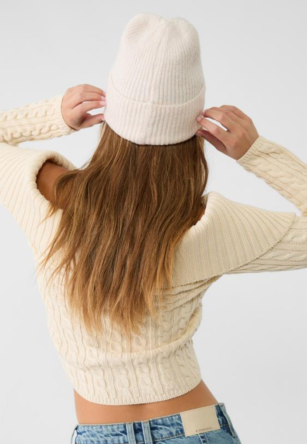 STRADIVARIUS ШАПКА С КОНТРАСТНОЙ ДЕТАЛЬЮ, ЭКРЮ