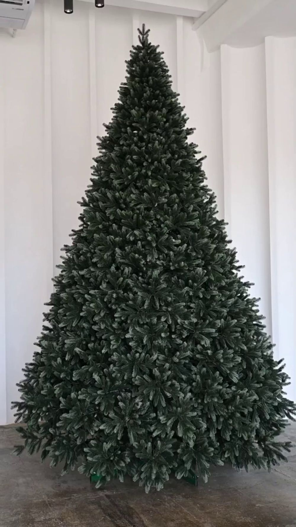 Большая елка «Царская» (Литая хвоя) от 3 м до 6 м