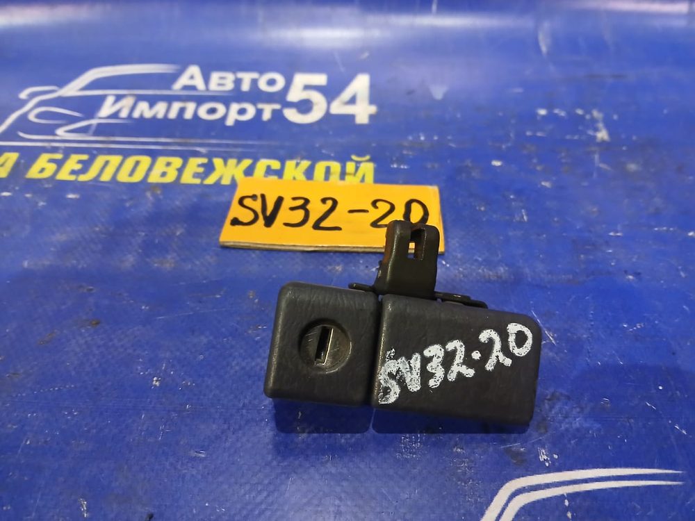 Бардачок пассажирский TOYOTA CAMRY 1991