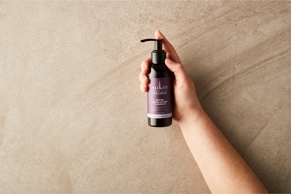 Sukin Purely Ageless - отшелушивающий очищающий гель с AHA /   125  ml  / GTIN 9327693009259