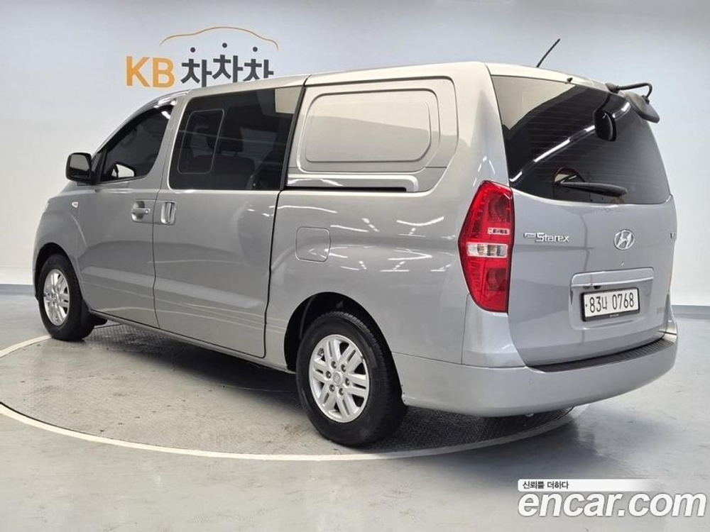 Hyundai The New Grand Starex Van 5-и местный (08.2020)
