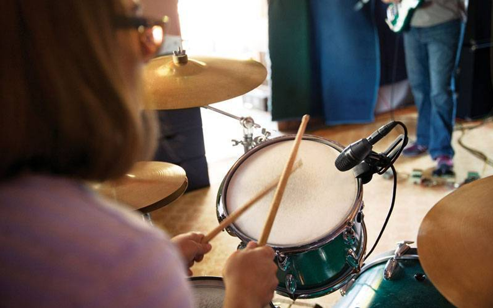 SHURE PGA56-XLR кардиоидный микрофон для ударных и других музыкальных инструментов, c держателем A50D