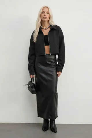 Куртка с воротом укороченная черного цвета