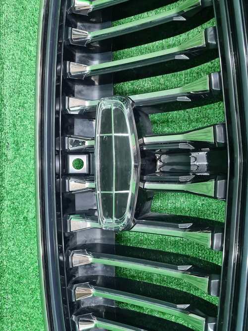 Решетка радиатора Geely Monjaro (2021-н.в.)