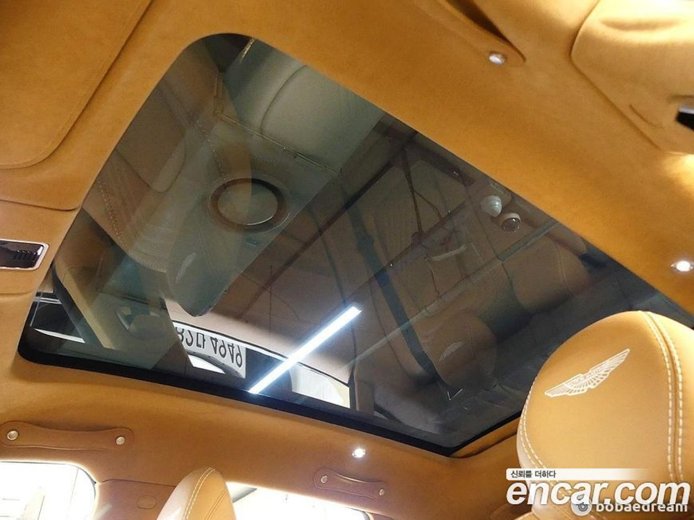 Aston Martin DBX 4.0 V8 (03.2021)