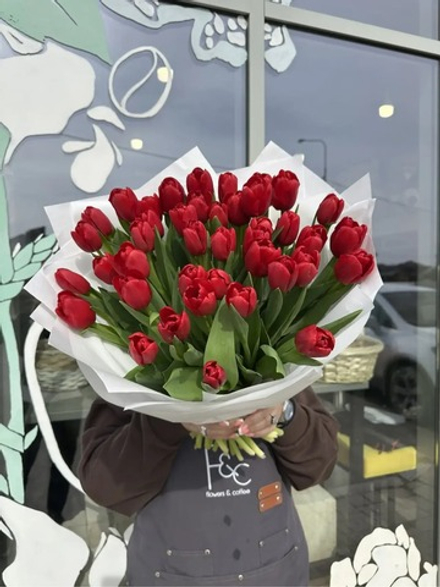 Букет из 35 гладких тюльпанов коллекция Spring 26