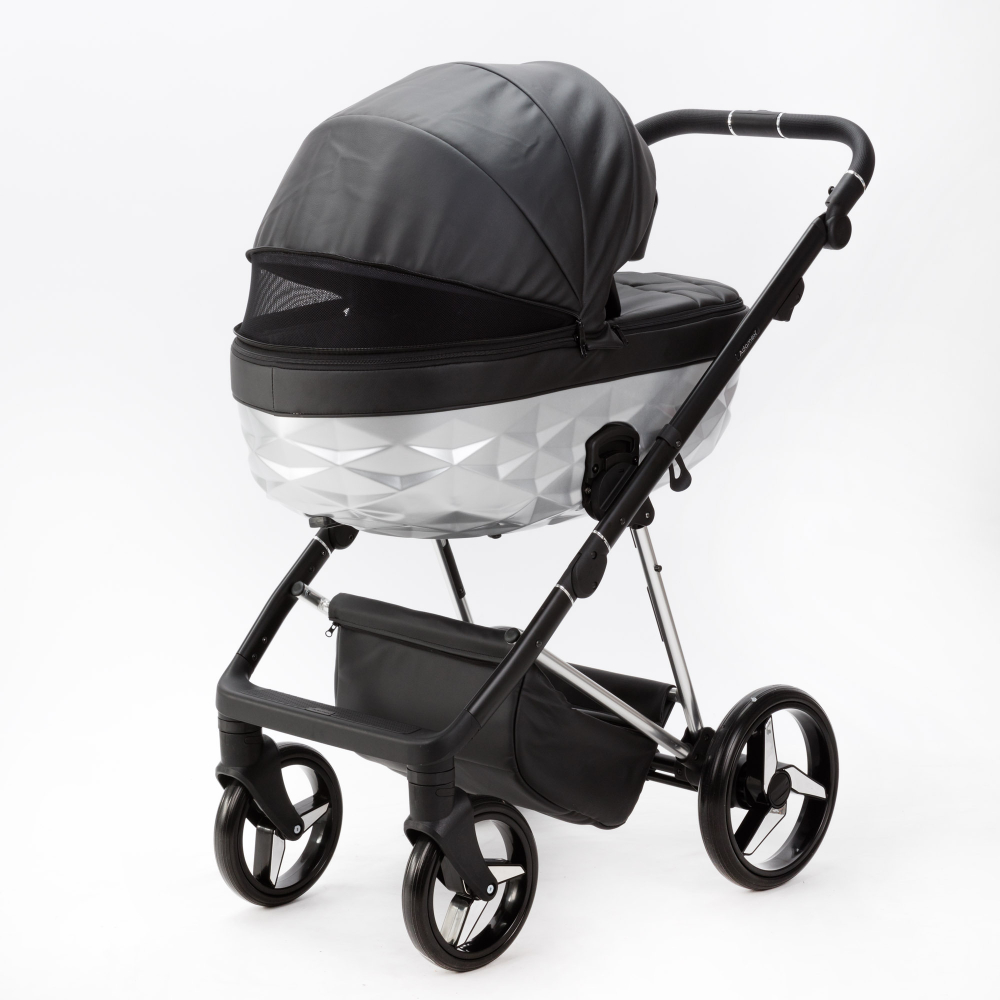 Детская универсальная коляска Adamex Quantum Star Deluxe Q-STAR108 (2в1) Черная экокожа, Хром