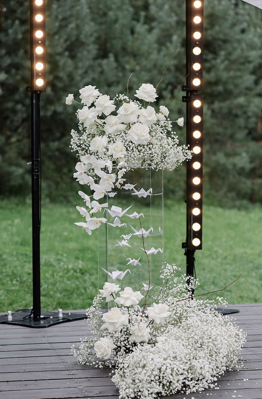 Прозрачные декоративные колонны для оформления свадеб