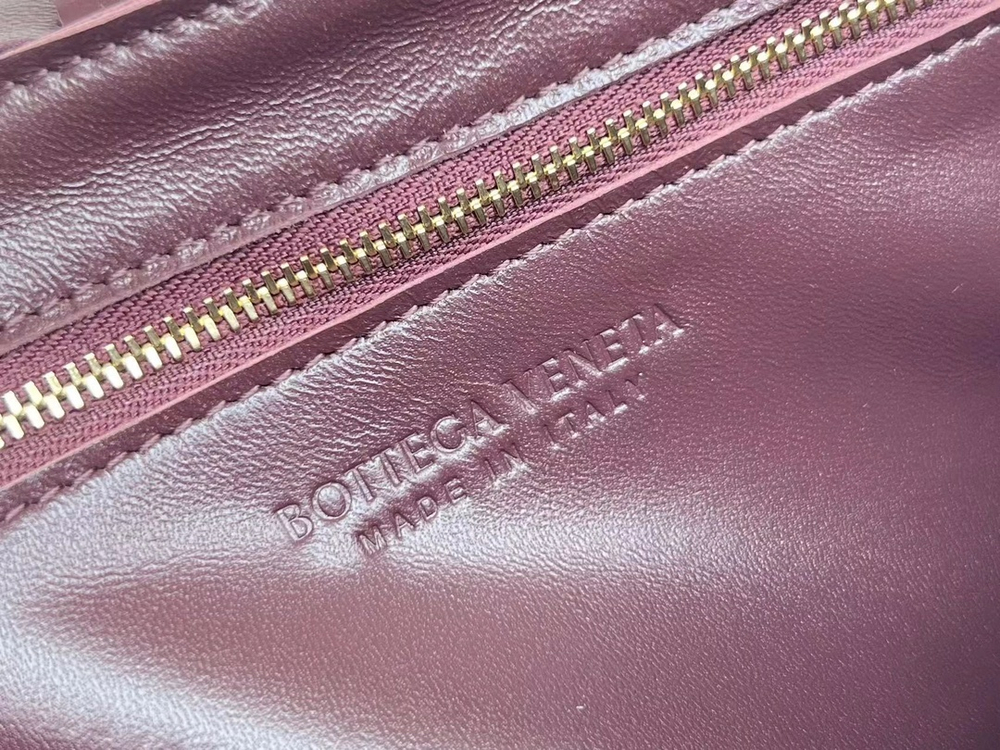 Bottega Veneta Cassette 23 cm