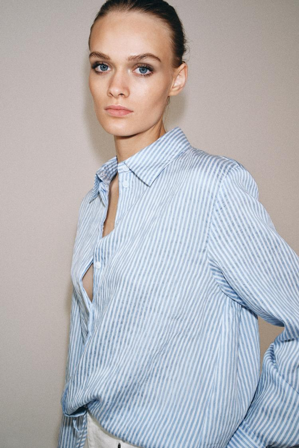 ZARA РУБАШКА В ПОЛОСКУ С ЗАВЯЗКАМИ — ZW COLLECTION, СИНИЙ/БЕЛЫЙ