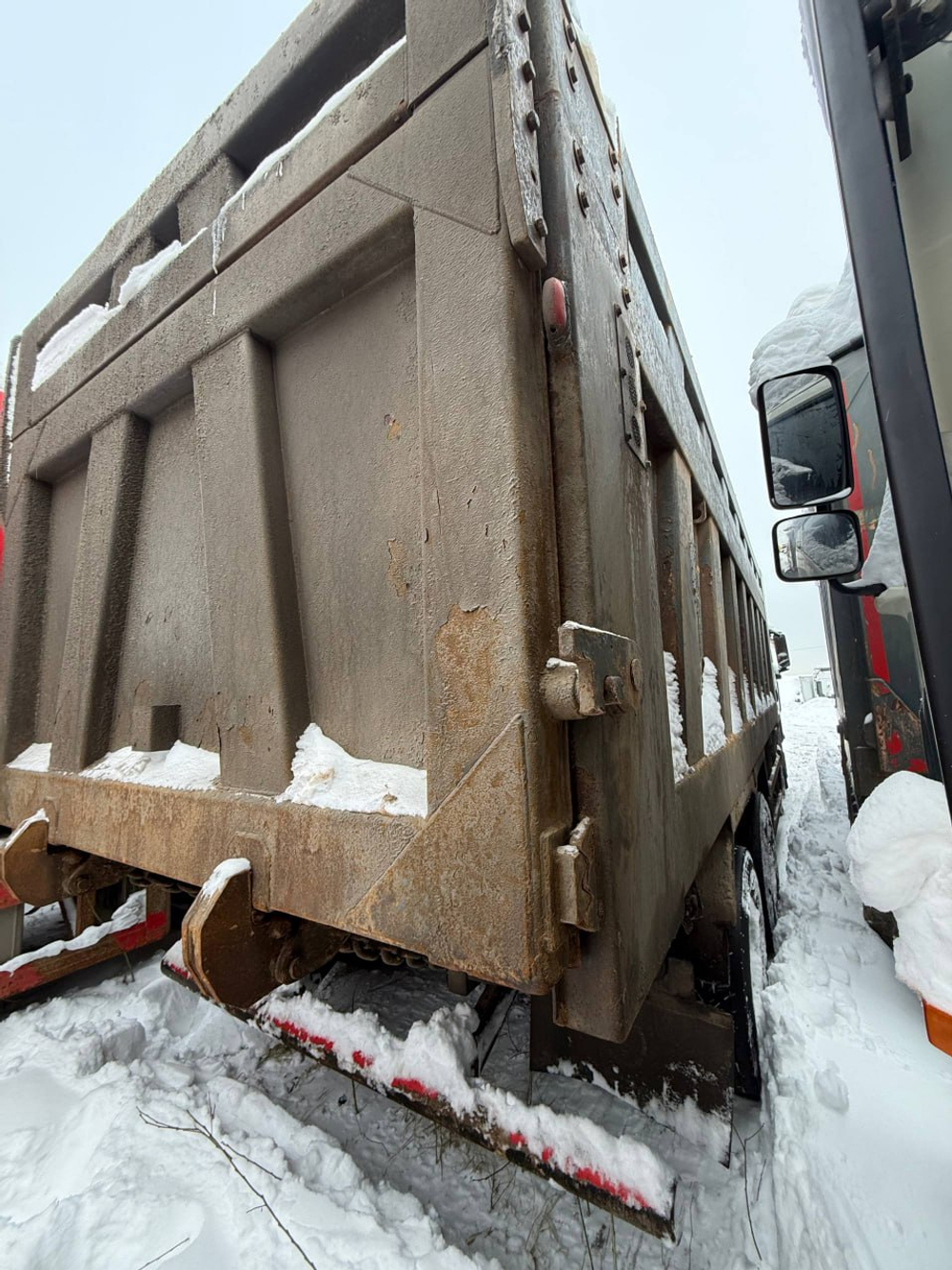 Shacman (Shaanxi) SX* 8x4 Самосвал SX33186V366 (Дизельный, 11,6 л, 423 л.с., МТ)