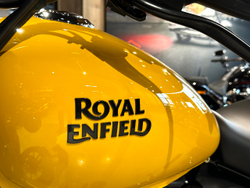 Royal Enfield Meteor 350 Fireball Yellow
