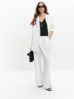 Костюм с широкими брюками