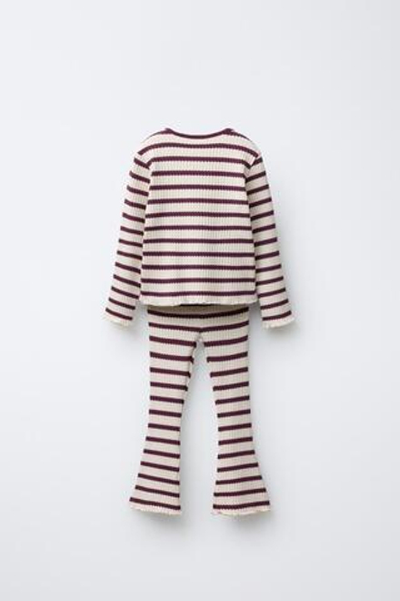 ZARA КОМПЛЕКТ ИЗ ФУТБОЛКИ И РАСКЛЕШЕННЫХ ЛЕГИНСОВ В РУБЧИК В ПОЛОСКУ, БУРГУНДИ