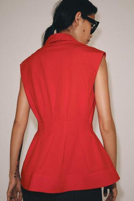 ZARA РУБАШКА СО СКЛАДКАМИ И ПРОЙМАМИ — ZW COLLECTION, НАСЫЩЕННЫЙ КРАСНЫЙ