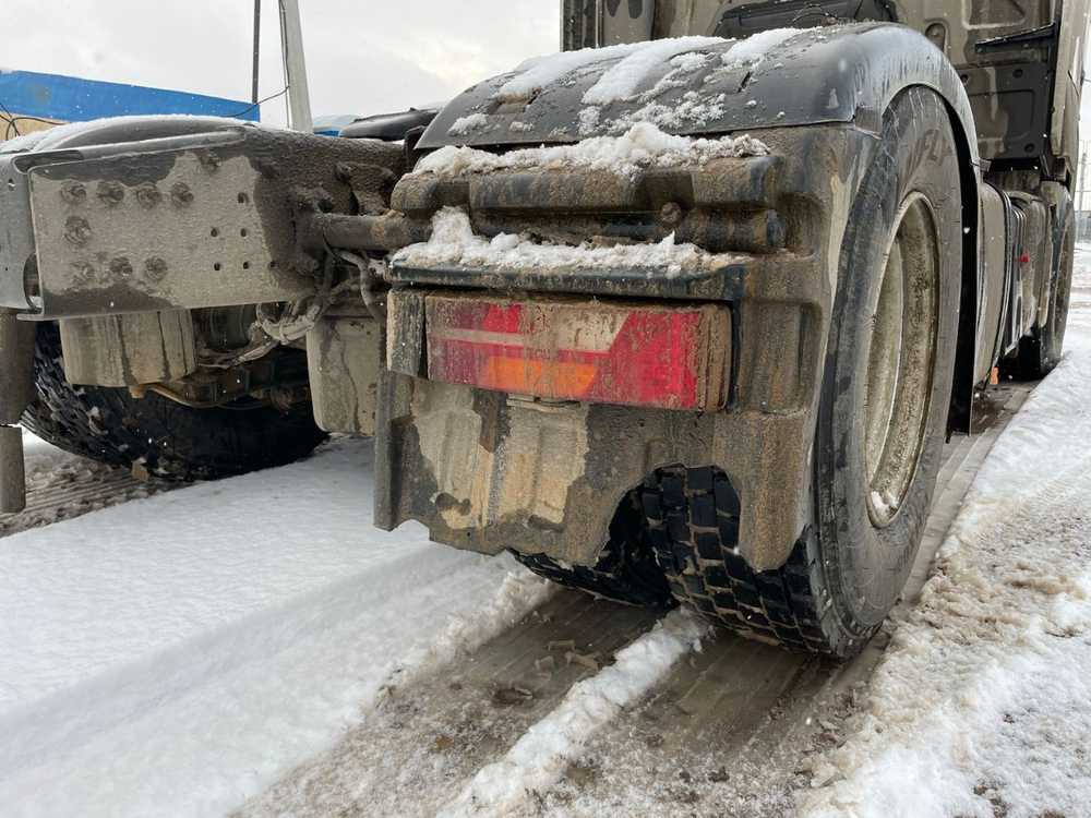 Shacman (Shaanxi) SX* 4x2 Седельный тягач SX4188YY381 (Дизельный, 12,5 л, 473 л.с., МТ)