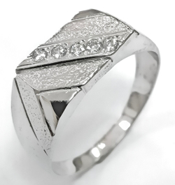 Ювелирное мужское кольцо из серебра с фианитами,размер 21.5