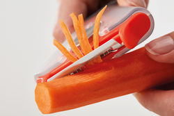 Овощечистка Tri-Peeler Joseph Joseph