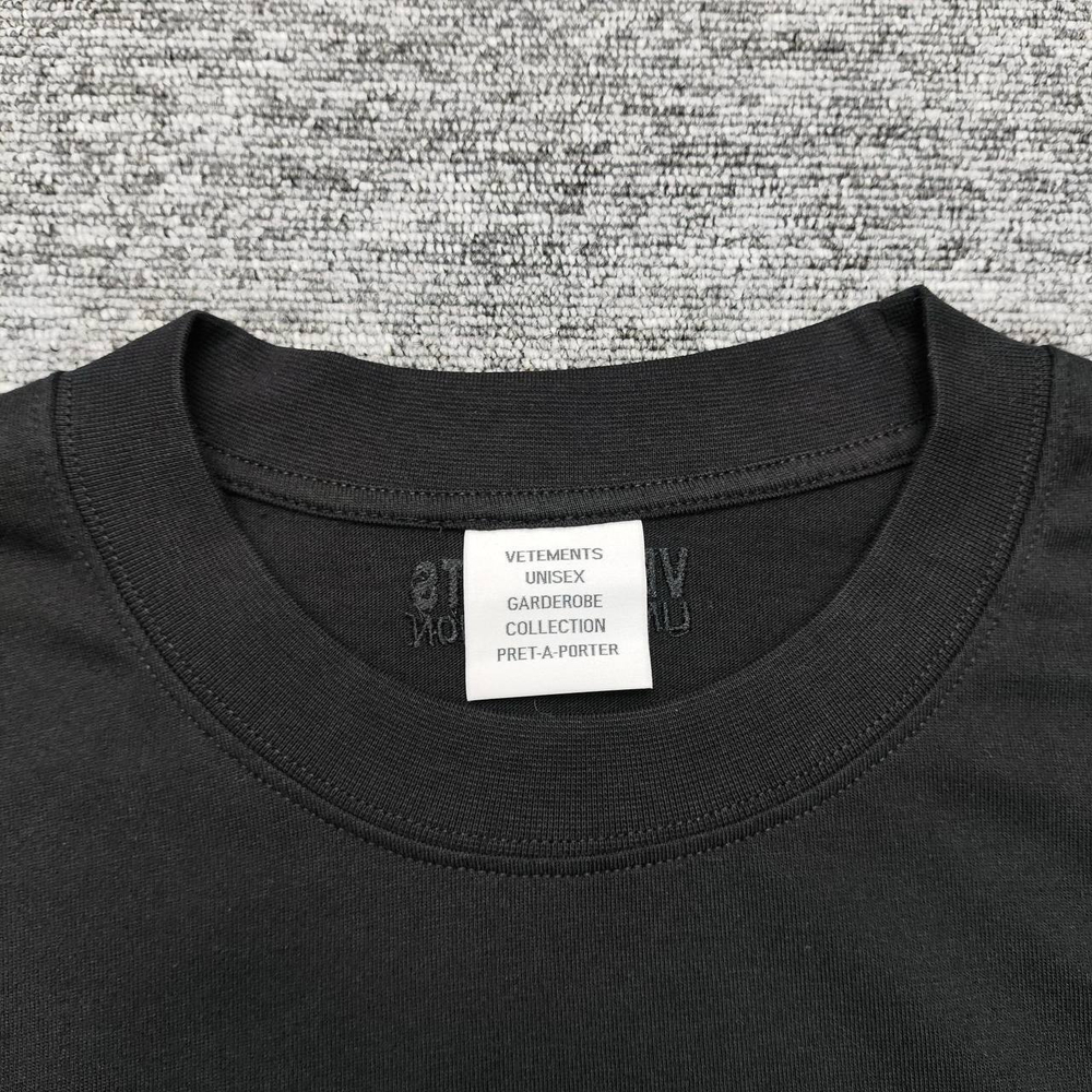 Футболка Vetements