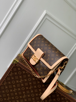 Louis Vuitton Dauphine Soft GM