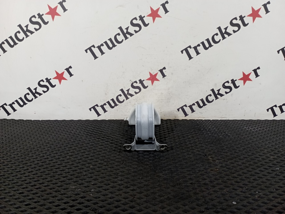 Петля крышки инструментального ящика 2023г