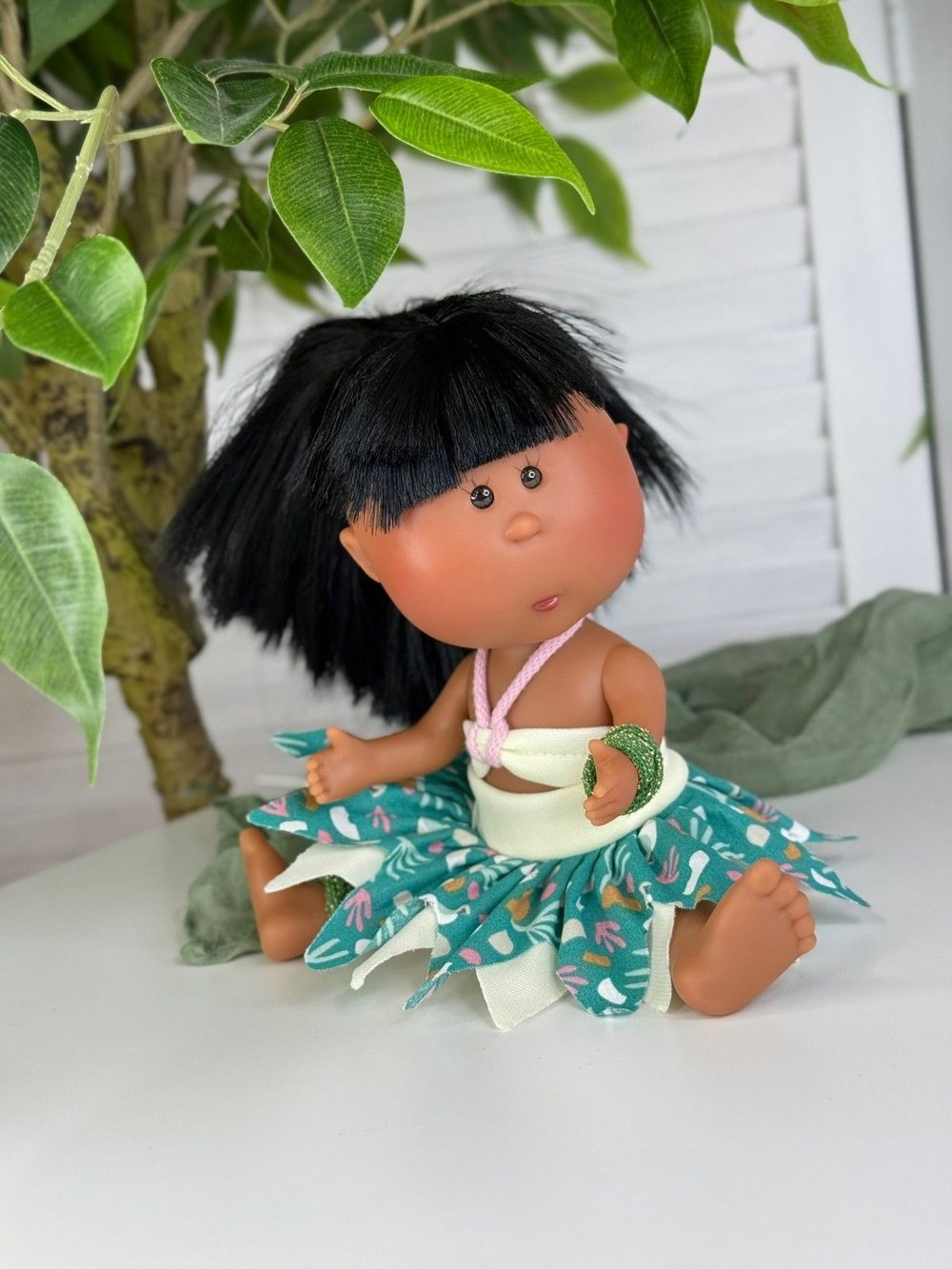 Кукла Nines виниловая 23см Little Mia Latina (3169K)