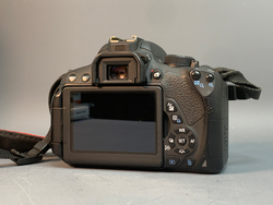 Canon EOS 700D 115.000 кадров