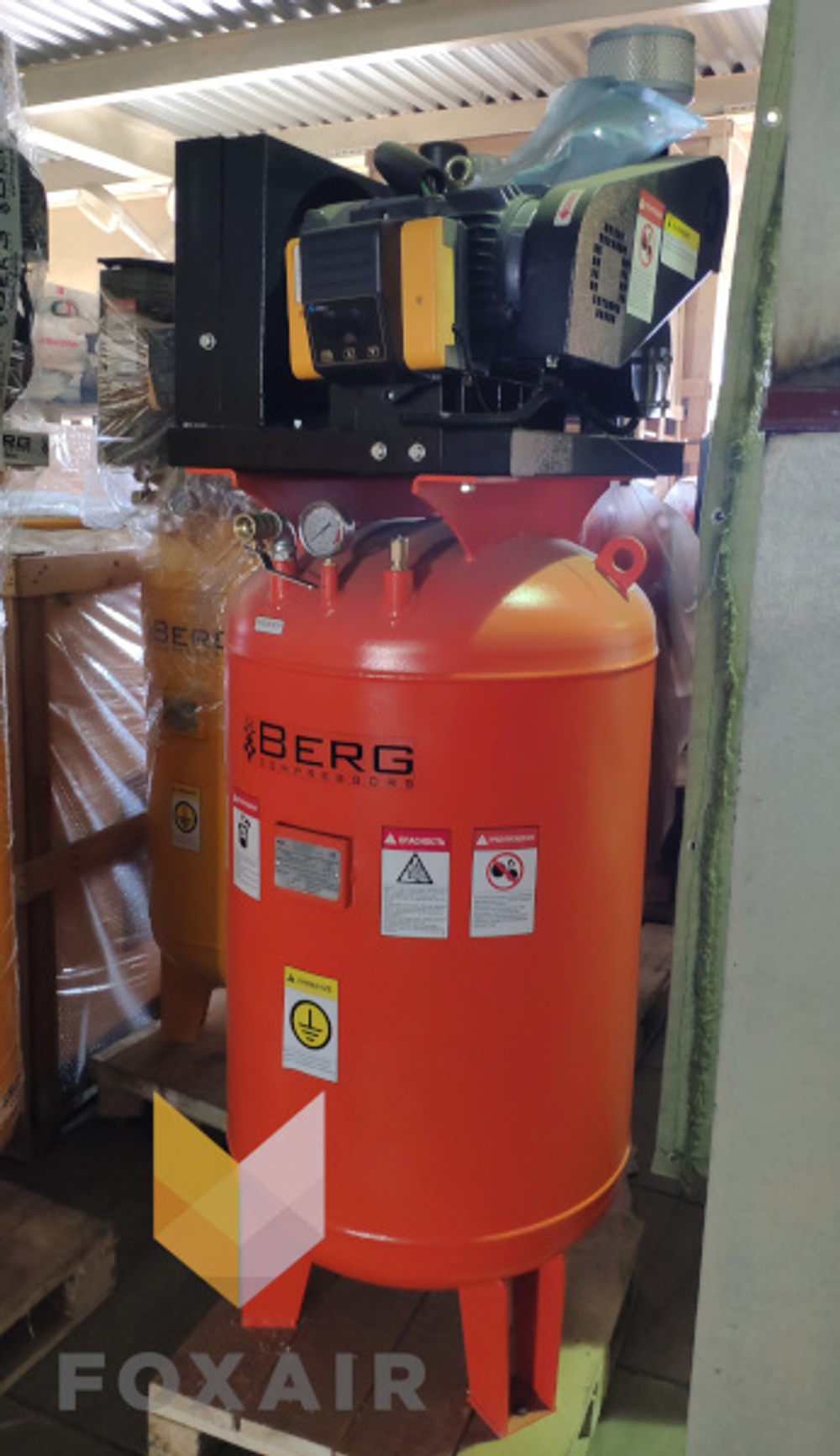 Винтовой компрессор berg вк-5.5рв-250 10 бар с вертикальным ресивером