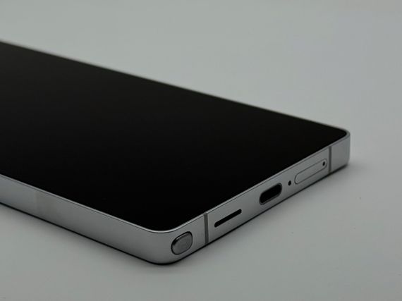 Samsung S25 Ultra 12/256Gb Titanium Whitesilver