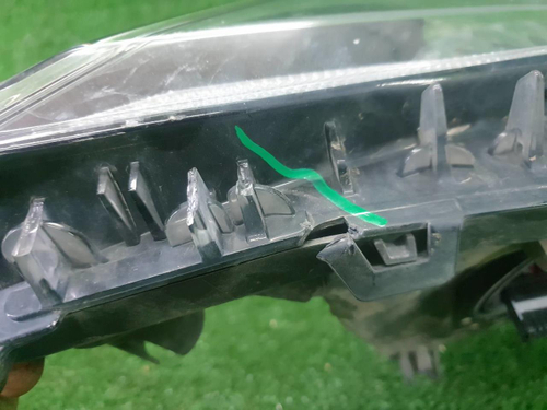 Битая Фара левая Toyota Camry xv70 (2017-н.в.) LED