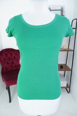 Футболка хлопковая лаконичная 42 размер