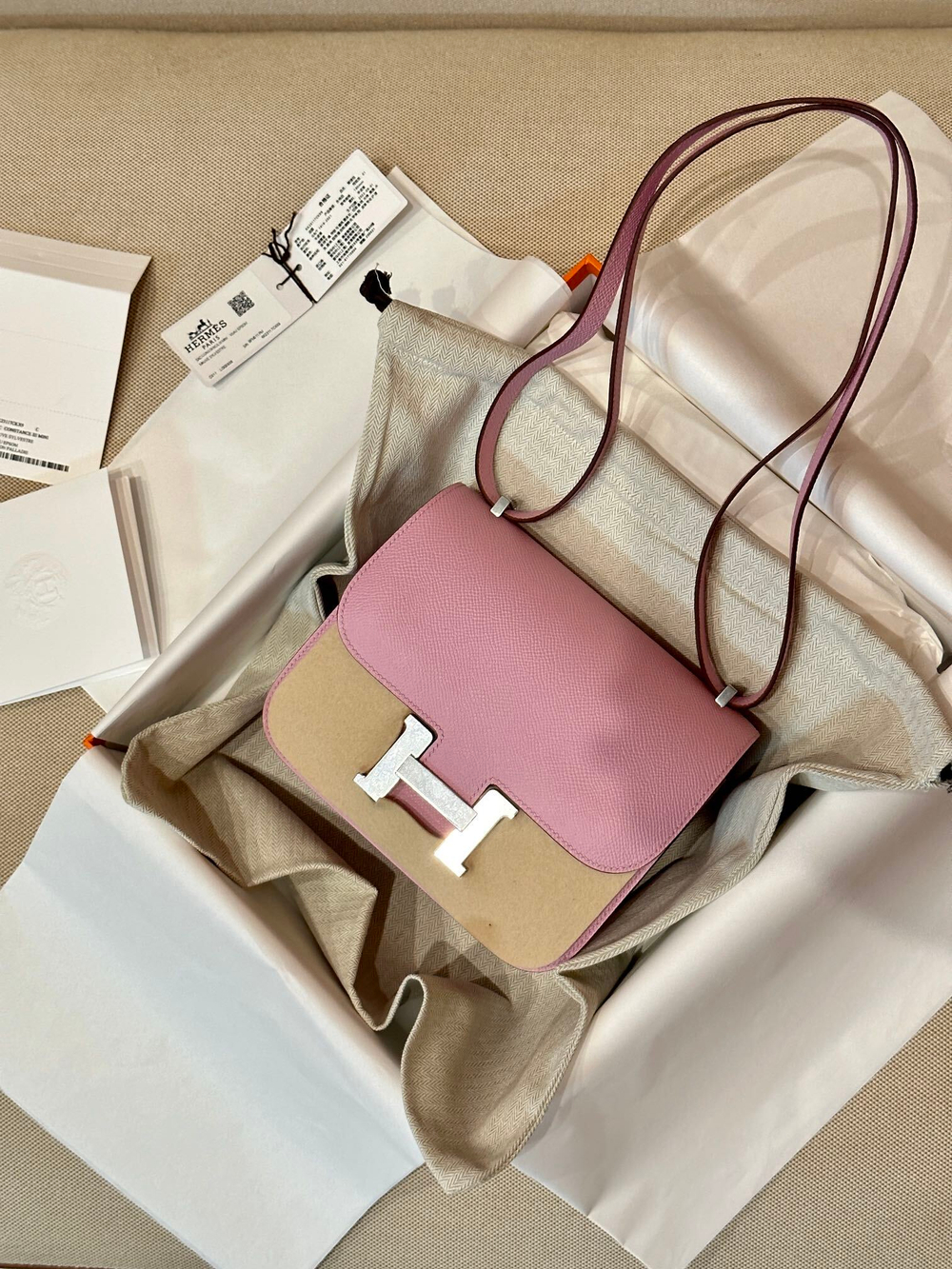 Hermes Constance 18