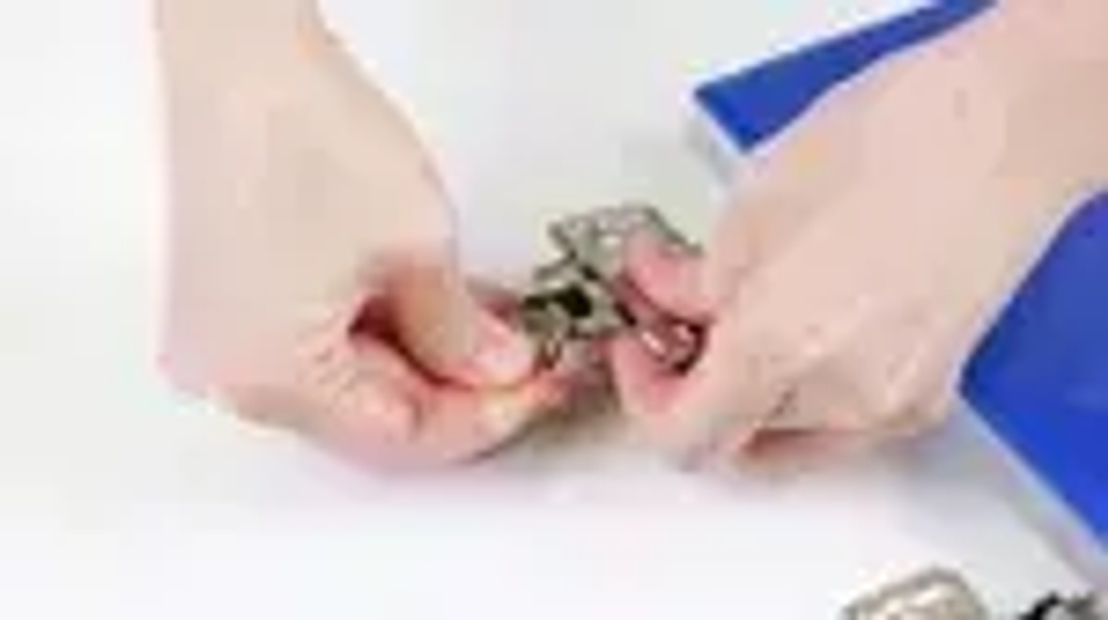 Петля мебельная с доводчиком накладная Unihopper 105 градусов 3D-регулировка Clip-On с ответной планкой, декоративными заглушками на чашку и плечо / 20 штук