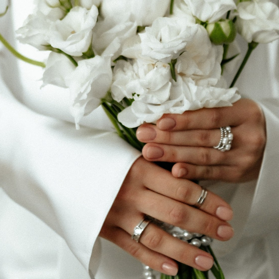 ЛЮБОВЬ СИЯЕТ