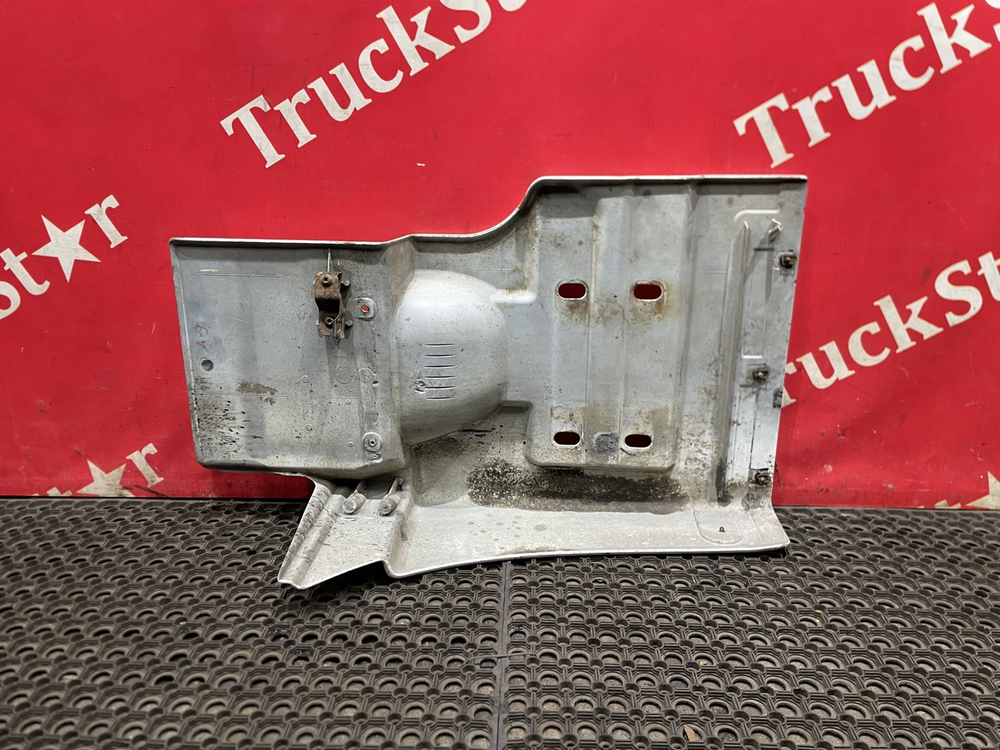 Крыло переднее правое задняя часть