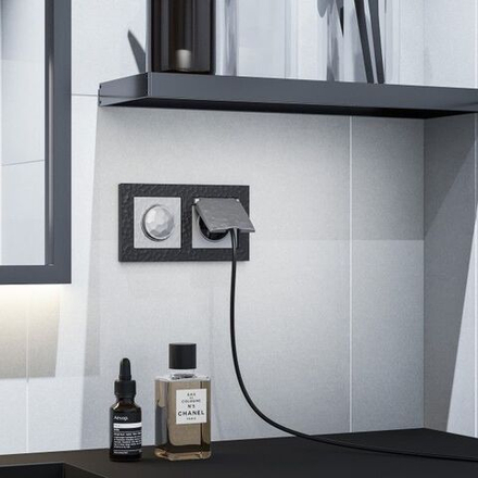 Розетка влагозащ. с зазем. с защит. крышкой и шторками (hammer серебряный)