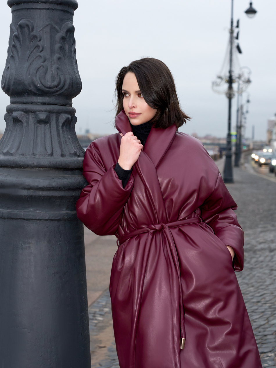 Пальто из экокожи