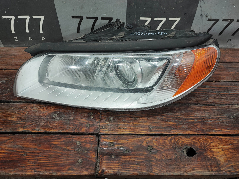 Фара левая Volvo XC70 2 07-16 Б/У Оригинал 31353532
