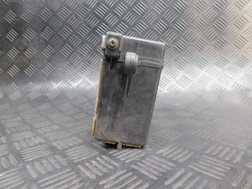 Пластик АКБ Yamaha TDM850 RN03J 2001