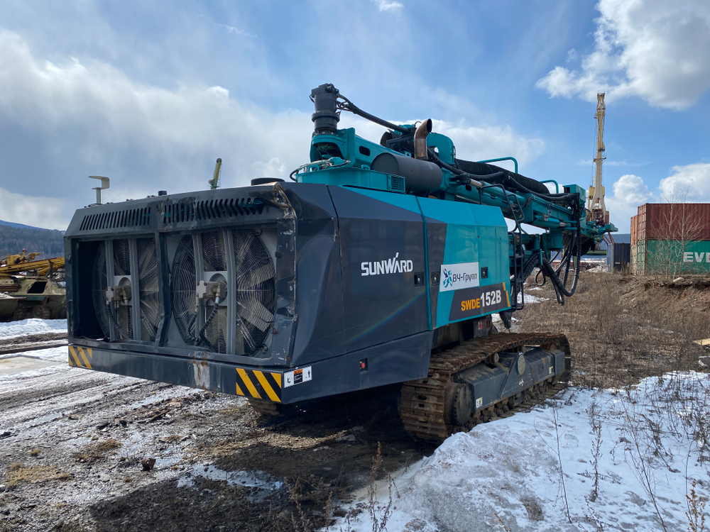 SUNWARD SWDE152* Буровая установка SWDE152B (Дизельный, 8,9 л, 359 л.с., АТ)
