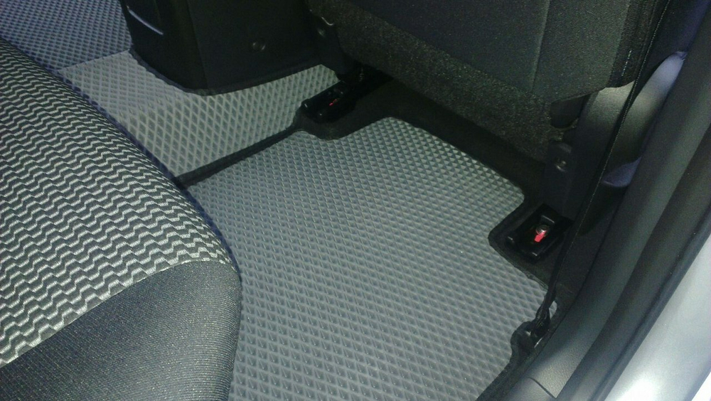 Автоковрики для Nissan Sentra