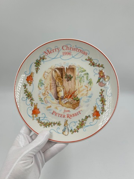 Тарелка Merry Christmas from Peter Rabbit Wedgwood 1996 год