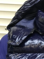 Жилет с капюшоном безрукавка утепленная