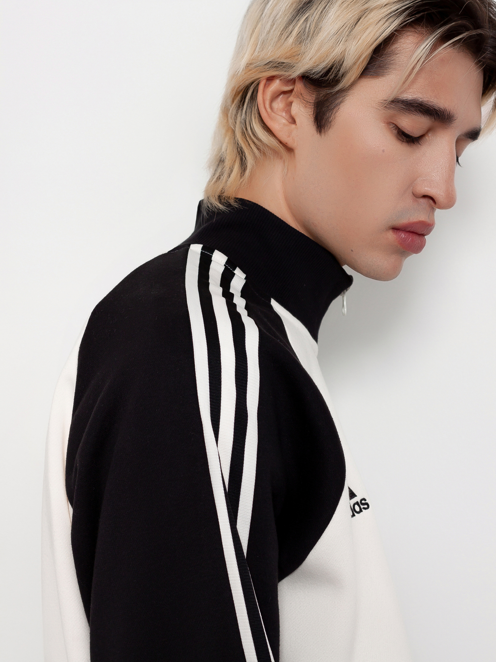Олимпийка Adidas Juventus Tiro 21 H67146