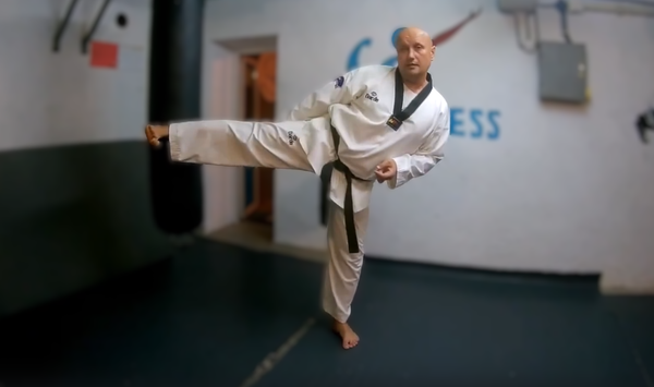 Видеотренировки от Сергея Бурака. От &quot;базы&quot; до &quot;нюансов&quot;. Удары ногами. Базовая техника.