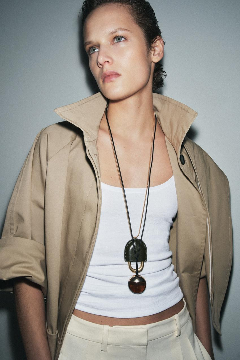 ZARA НАБОР ИЗ 2 ОЖЕРЕЛИЙ КОЖА И СМОЛА, ЗОЛОТИСТЫЙ