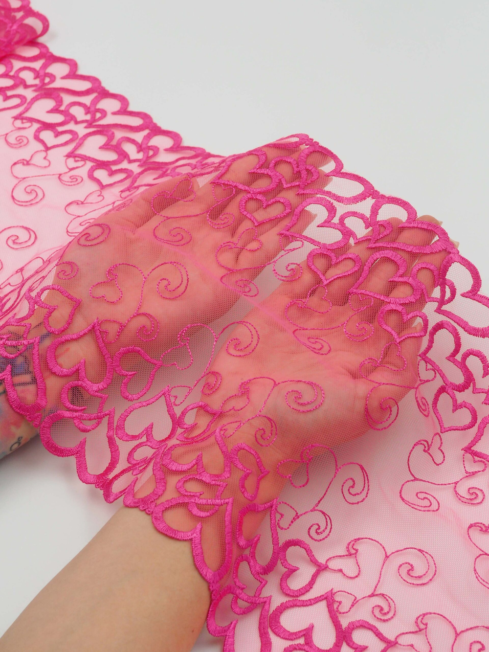 Вышивка на сетке малиновая фуксия неэластичная ширина 25 см