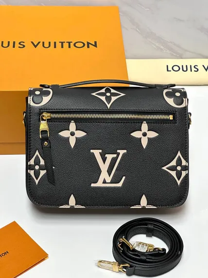 Сумка Louis Vuitton Pochette Metis черный