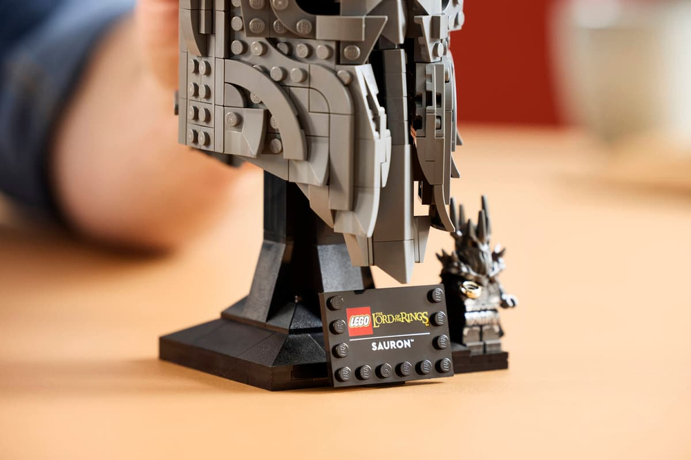 Конструктор LEGO Icons 11373 The Lord of the Rings: Sauron's Helmet
